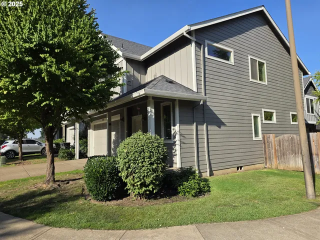 $499,900 | 7825 Southeast Sporri Lane, Milwaukie, OR 97267