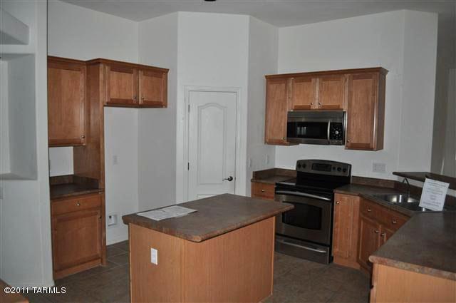 5726 West Desert Portal Road Tucson, AZ 85735 - Photo 4 of 25