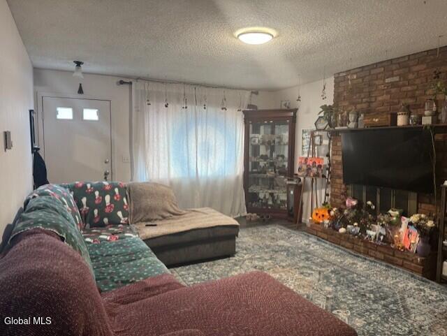 349 Gifford Road Schenectady, NY 12304 - Photo 2 of 7 f0280a43-6b1d-480b-8f9c-5650125d5751