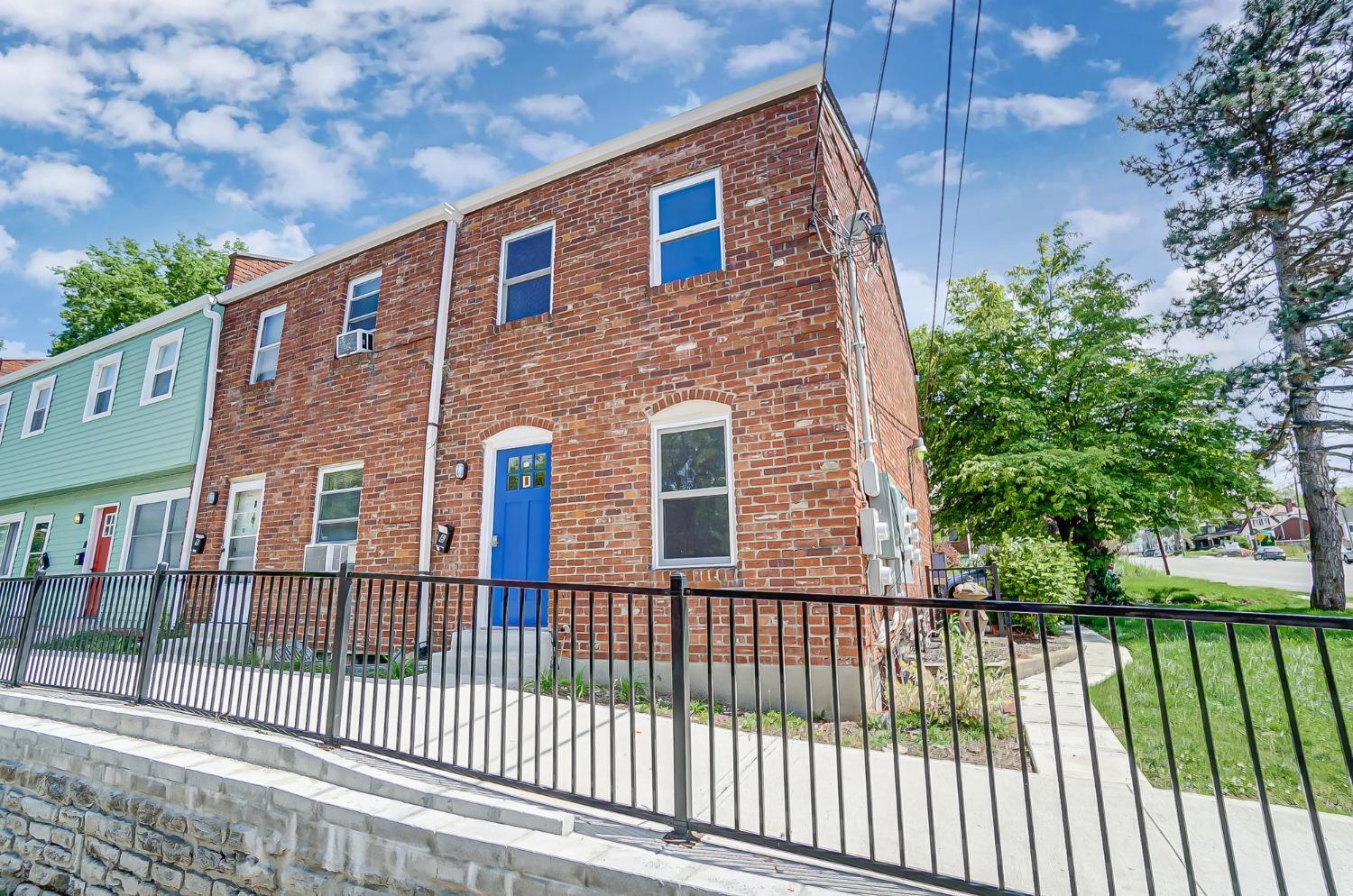 5701 Montgomery Road, Unit 1 Cincinnati, OH 45212 - Photo 3 of 33