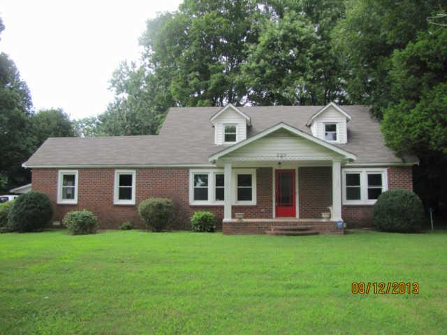 BEAUTIFUL ALL BRICK HOME ON 1.7 ACRES