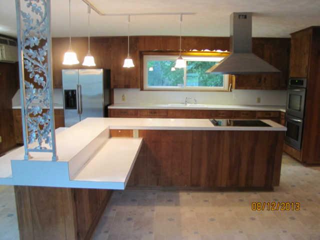 BRAND NEW REFRIGERATOR AND DOUBLE OVEN STAY WITH THE HOUSE.