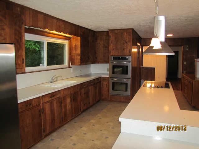 CHECK OUT ALL OF YOUR COUNTER SPACE AND CABINETS FOR STORAGE!