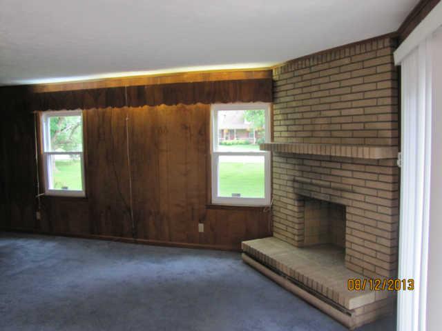 2313 Sulphur Springs Road Murfreesboro, TN 37129 - Photo 8 of 15 LARGE DEN RIGHT OFF KITCHEN