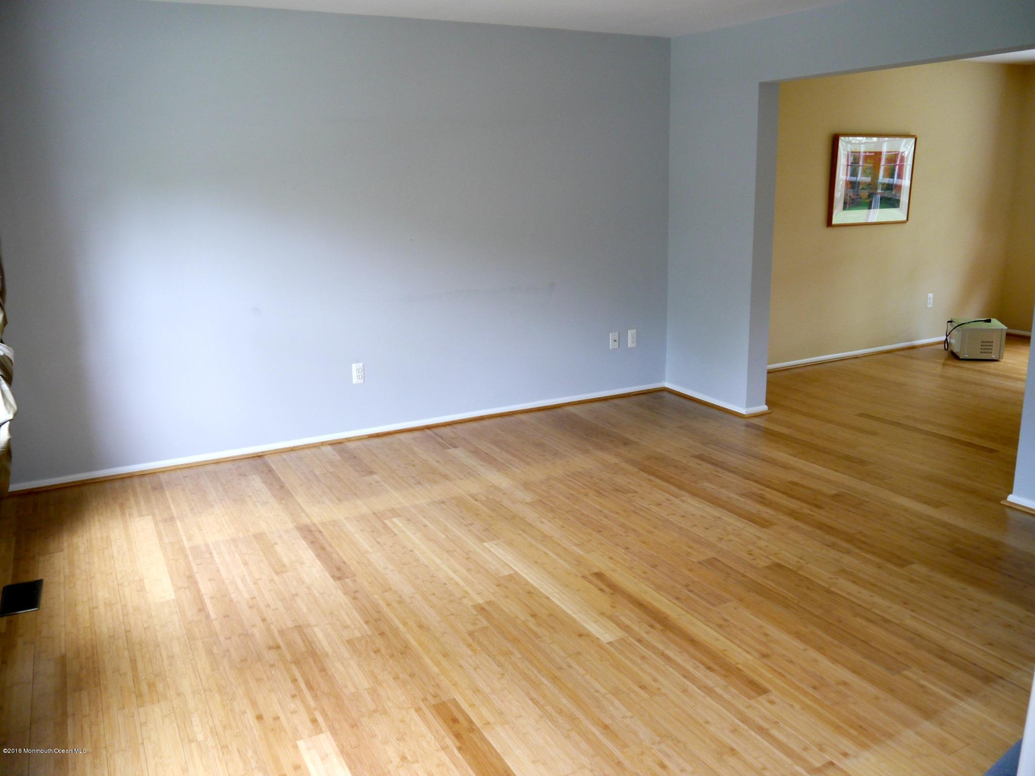 116 Eddy Road Manahawkin, NJ 08050 - Photo 4 of 31 116 Eddy living room