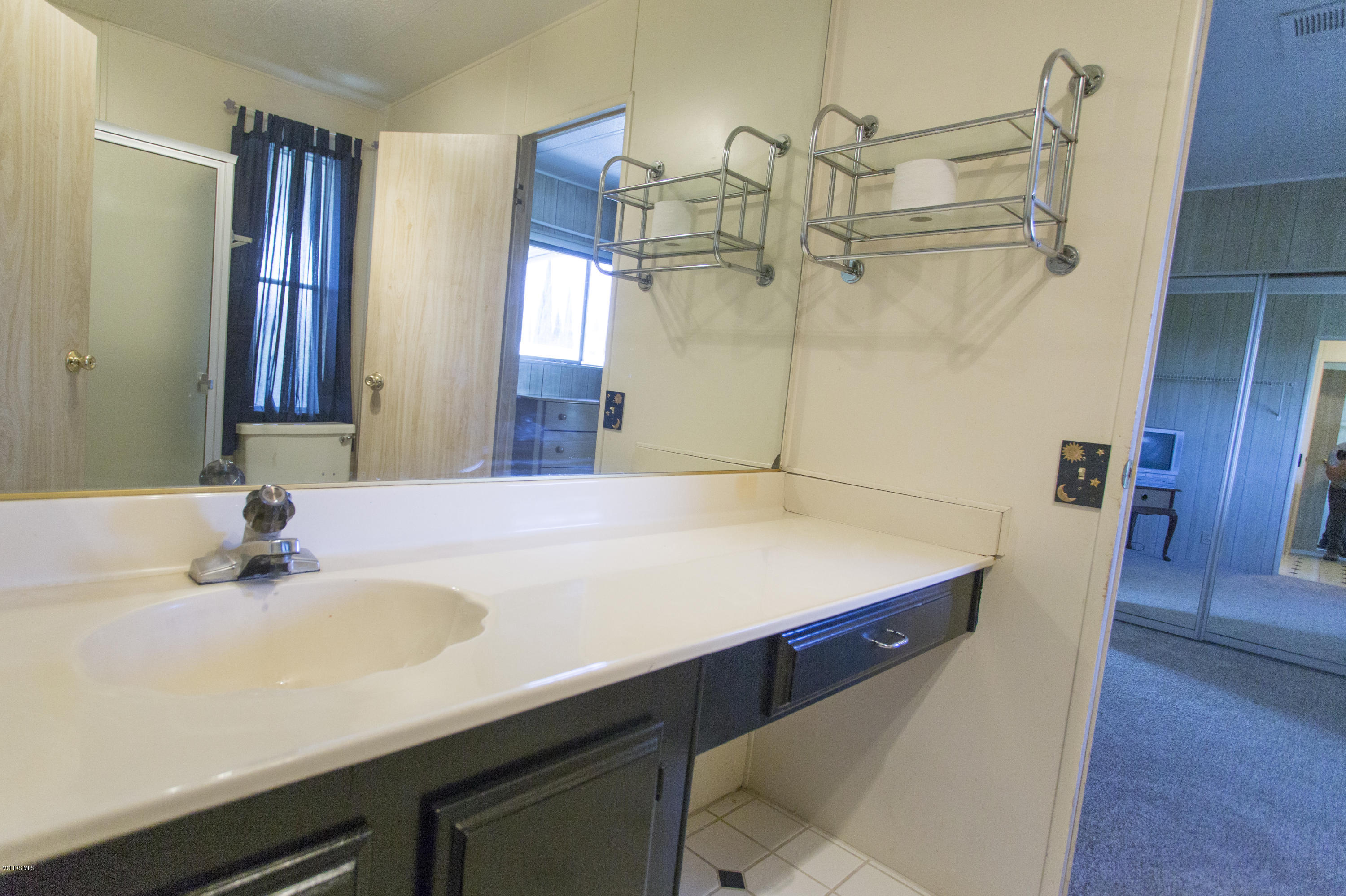 6480 Katherine Road, Unit 101 Simi Valley, CA 93063 - Photo 11 of 12 Bath 2