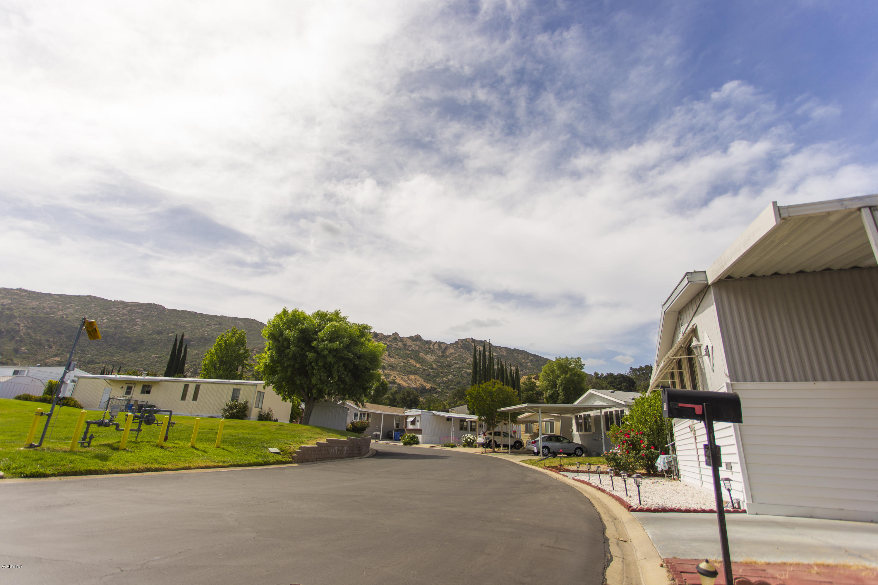 6480 Katherine Road, Unit 101 Simi Valley, CA 93063 - Photo 3 of 12 Mt view