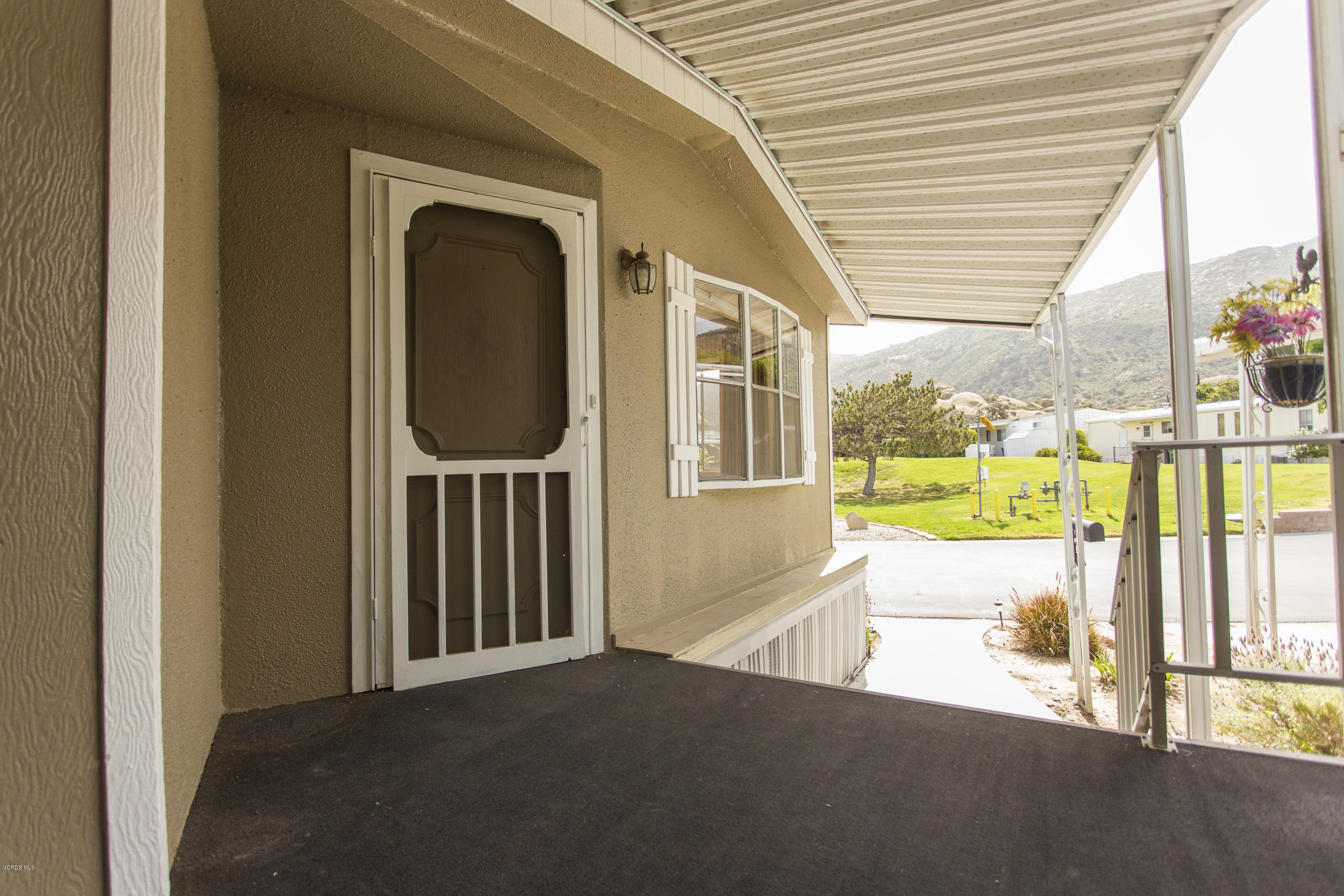 6480 Katherine Road, Unit 101 Simi Valley, CA 93063 - Photo 4 of 12 Front door