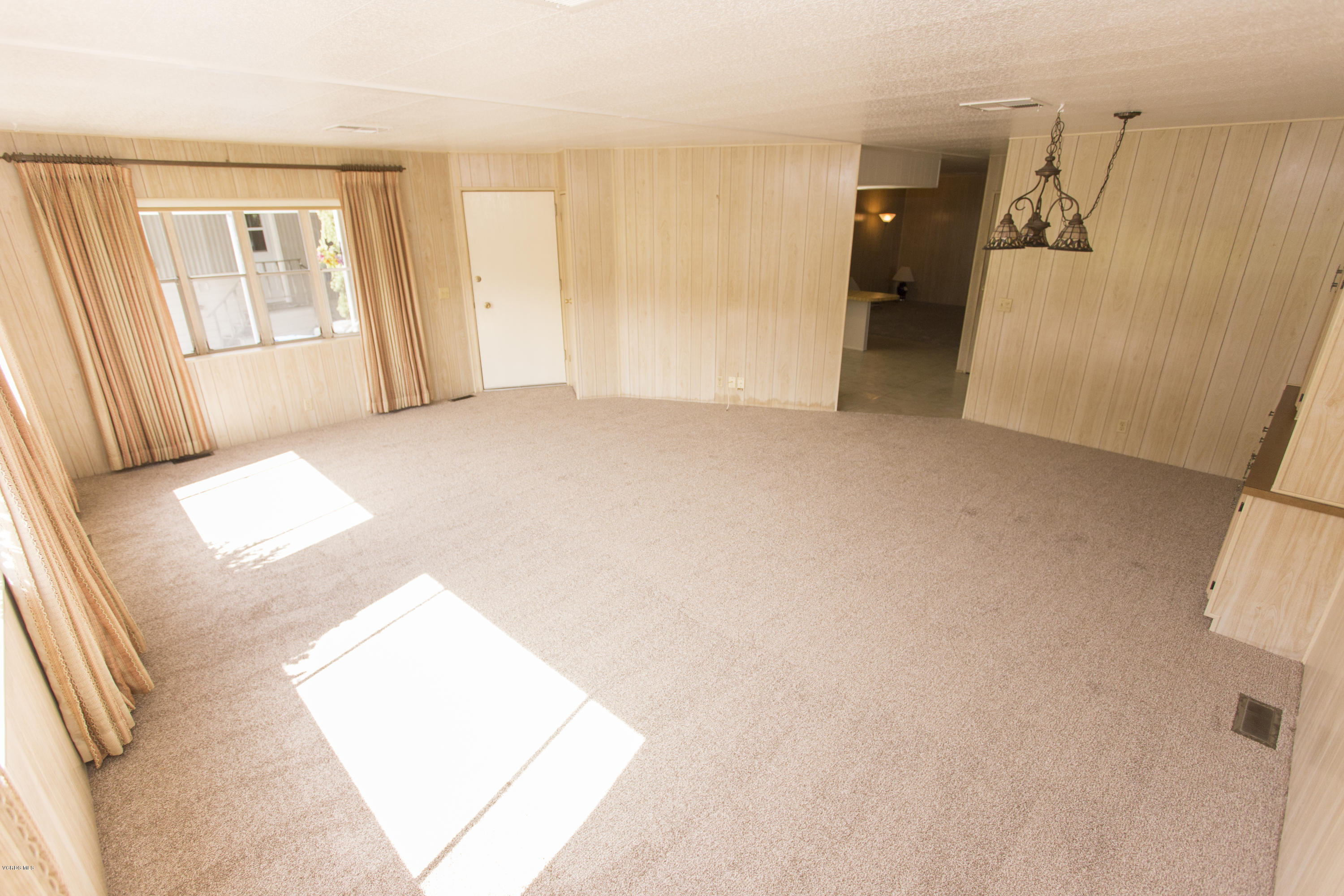 6480 Katherine Road, Unit 101 Simi Valley, CA 93063 - Photo 8 of 12 Living