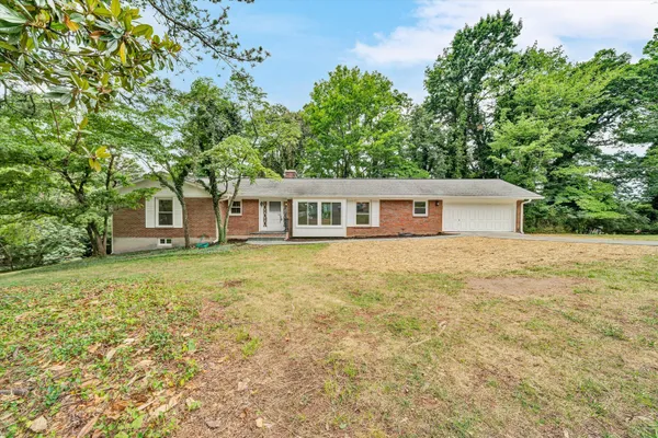 $485,000 | 3751 Londonderry Drive Southwest, Roanoke, VA 24014