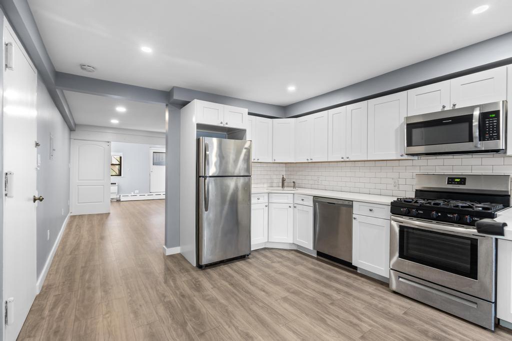 509 West 23rd Street Manhattan, NY 10011 - Photo 7 of 18