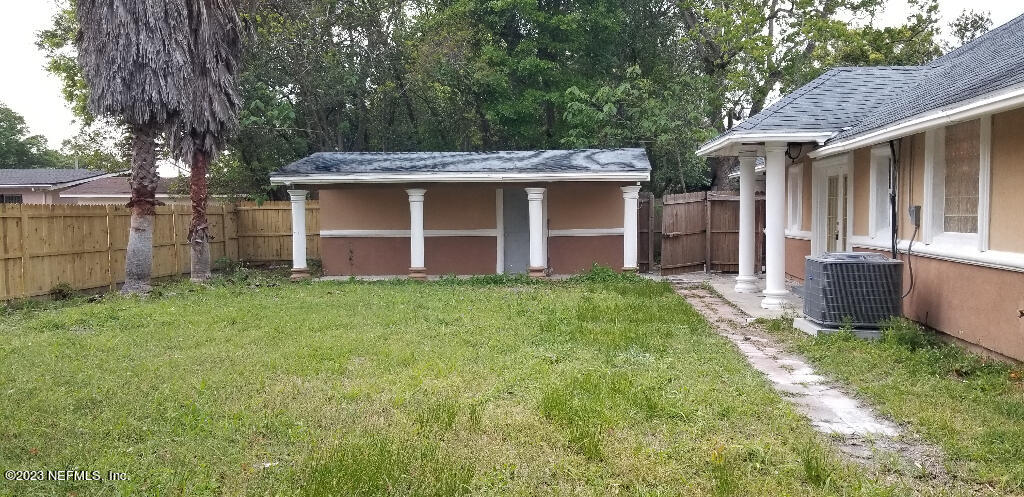 6836 Champlain Road Jacksonville, FL 32208 - Photo 4 of 20 03