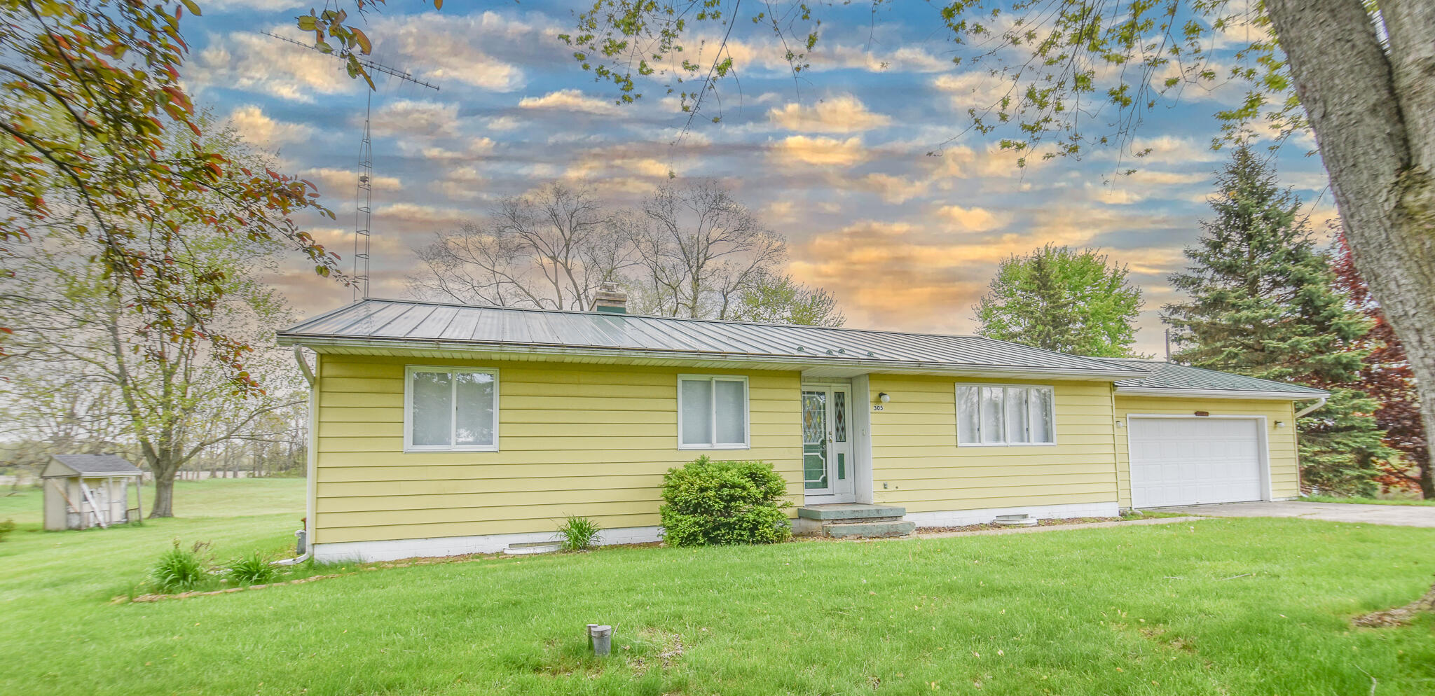 305 Ridge Road Quincy, MI 49082 - Photo 1 of 34 DSC_0002-Edit
