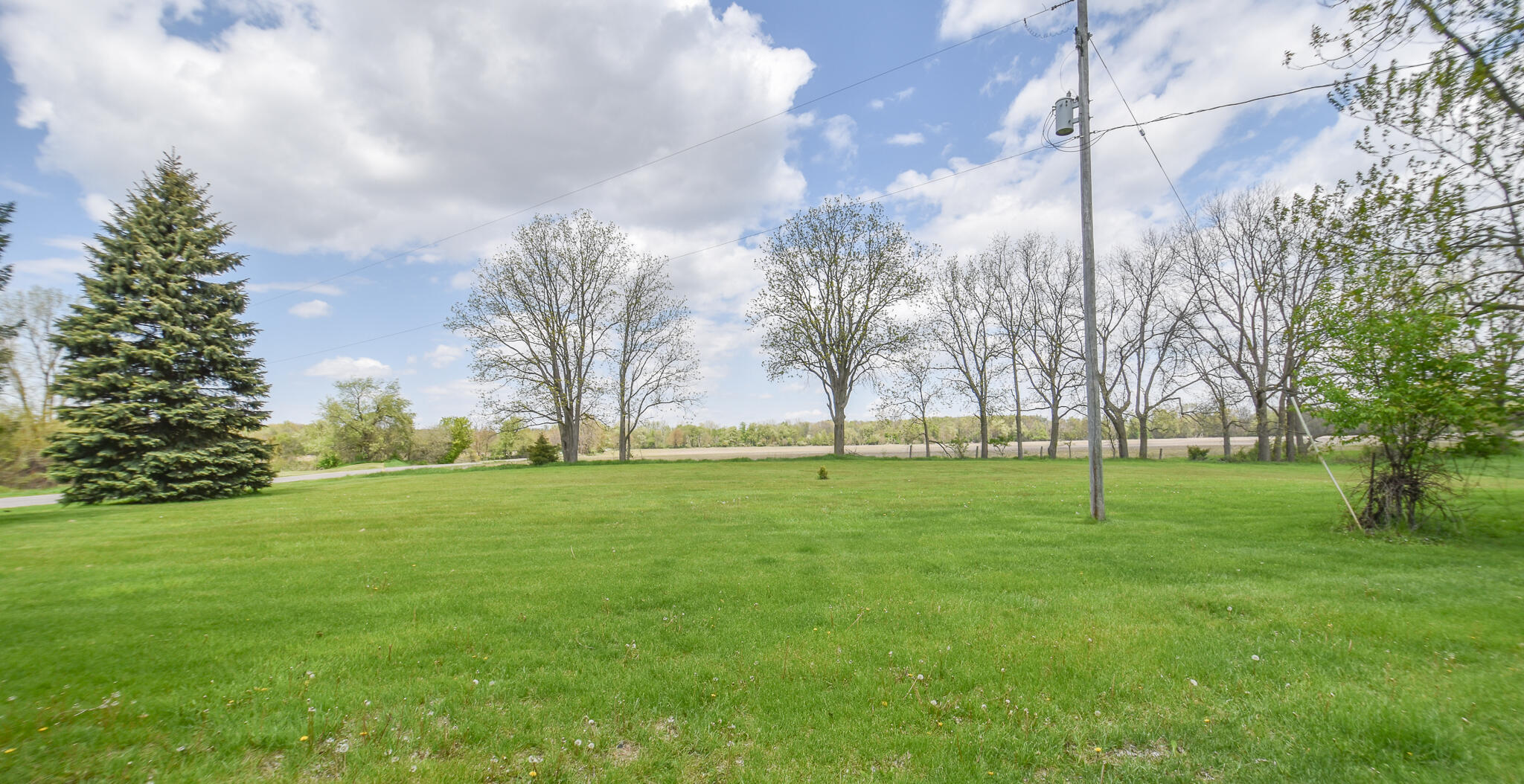 305 Ridge Road Quincy, MI 49082 - Photo 5 of 34 DSC_0006