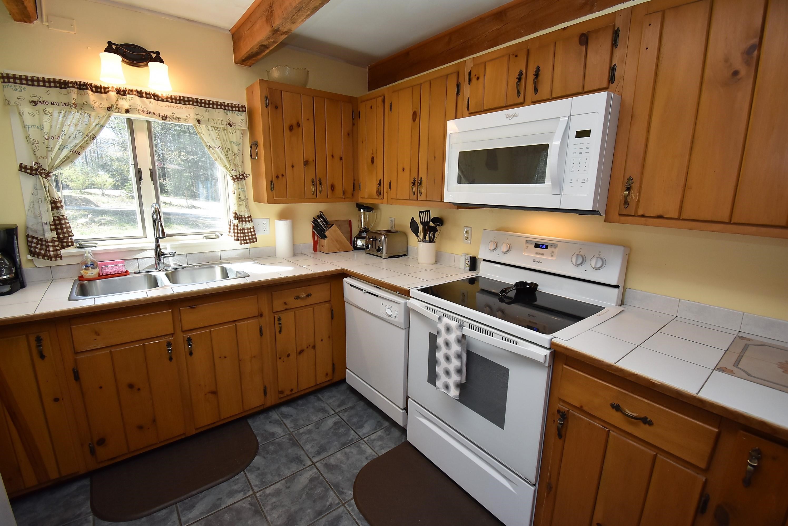 211 Sunset Hill Road Conway, NH 03860 - Photo 10 of 39