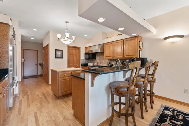 $789,000 | 1117 Sweetbriar Lane, Unit 22, Hartland, WI 53029