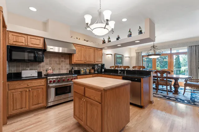 $789,000 | 1117 Sweetbriar Lane, Unit 22, Hartland, WI 53029