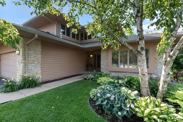 $789,000 | 1117 Sweetbriar Lane, Unit 22, Hartland, WI 53029