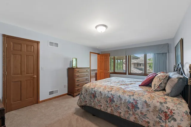 $789,000 | 1117 Sweetbriar Lane, Unit 22, Hartland, WI 53029