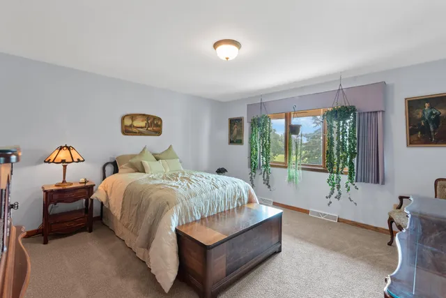 $789,000 | 1117 Sweetbriar Lane, Unit 22, Hartland, WI 53029