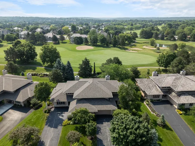 $789,000 | 1117 Sweetbriar Lane, Unit 22, Hartland, WI 53029