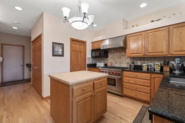 $789,000 | 1117 Sweetbriar Lane, Unit 22, Hartland, WI 53029