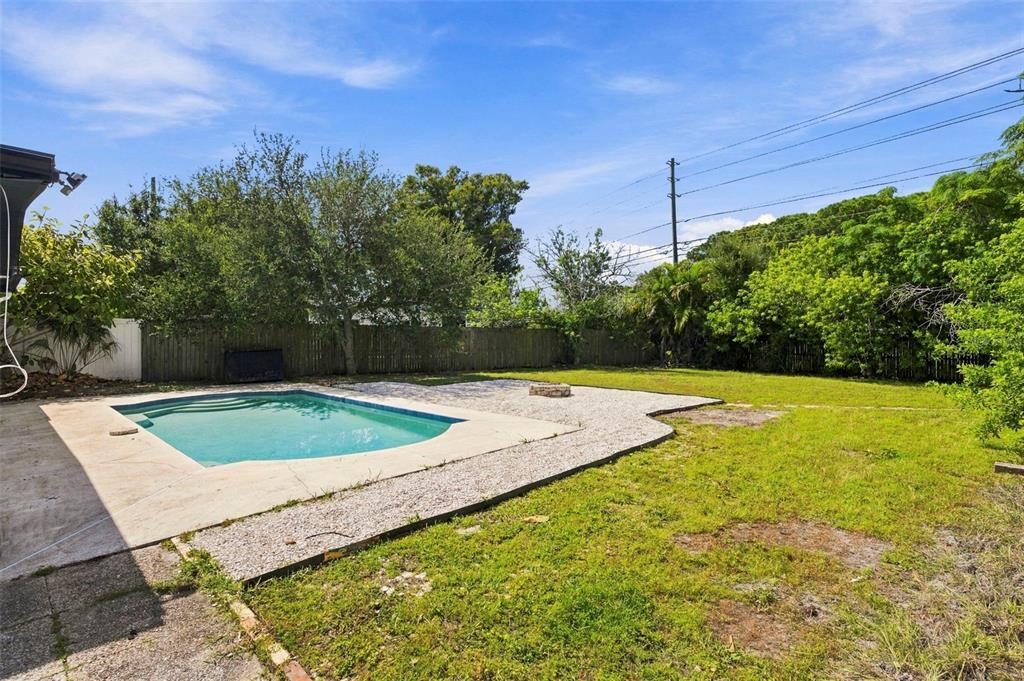 8862 Robin Road Seminole, FL 33777 - Photo 41 of 56 Gallery Image 41