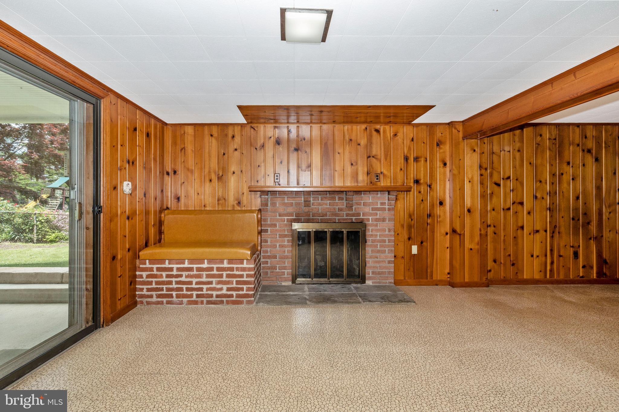 108 Woodland Road Gaithersburg, MD 20877 - Photo 39 of 72 FIREPLACE