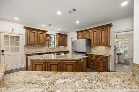 $465,000 | 14210 Vanessa Circle, Houston, TX 77069