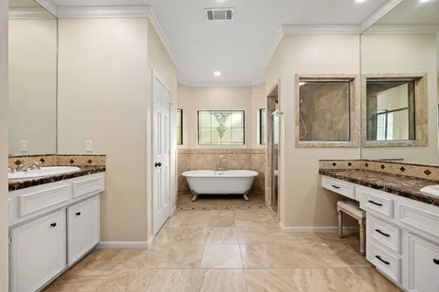 $465,000 | 14210 Vanessa Circle, Houston, TX 77069