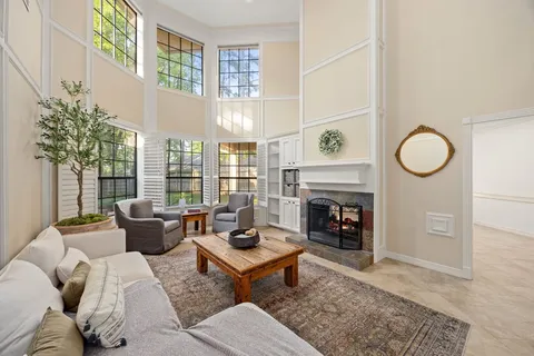 $465,000 | 14210 Vanessa Circle, Houston, TX 77069