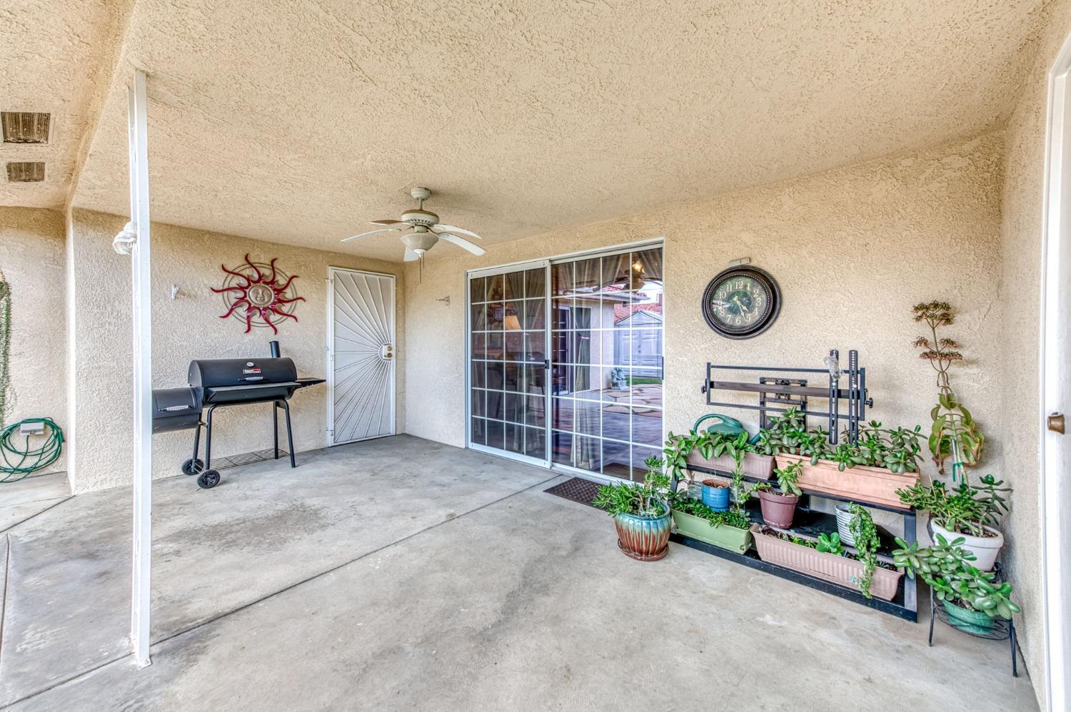 2367 Frederick Way Madera, CA 93637 - Photo 26 of 30 a view of a hallway with entryway