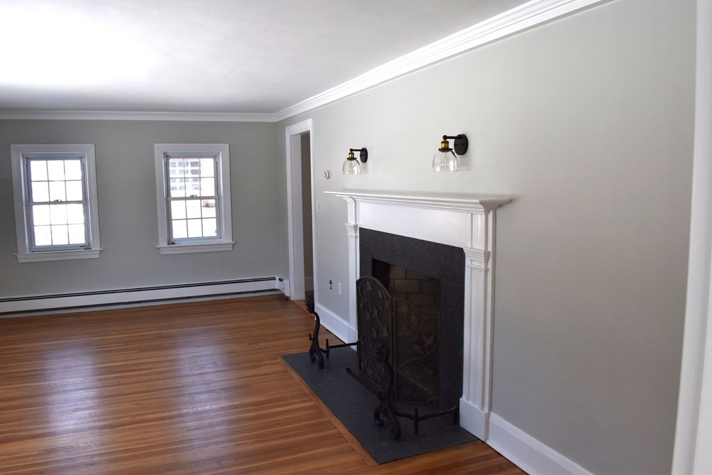 706 Trapelo Road Waltham, MA 02452 - Photo 12 of 25 Gallery Image 12