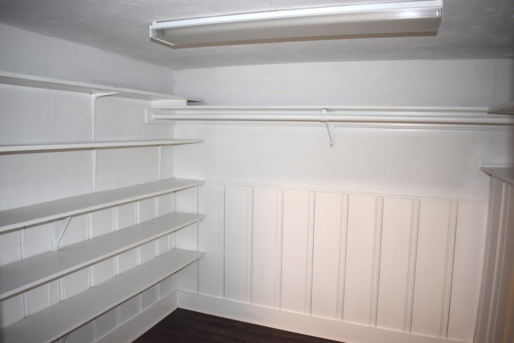 706 Trapelo Road Waltham, MA 02452 - Photo 17 of 25 Gallery Image 17