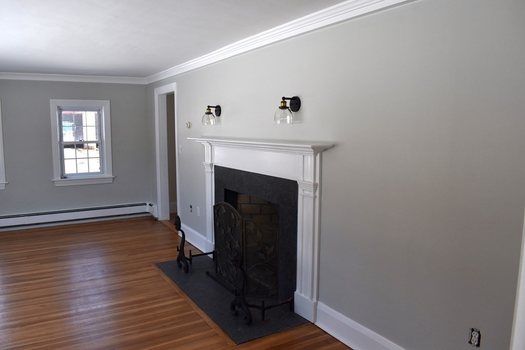 706 Trapelo Road Waltham, MA 02452 - Photo 9 of 25 Gallery Image 9