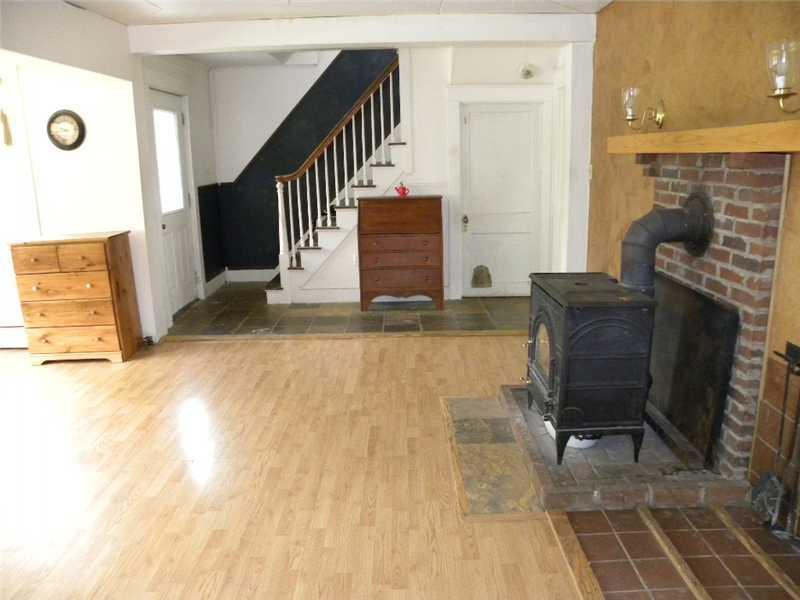 44 Highland Spring Road Lewiston, ME 04240 - Photo 19 of 32 Living Room.