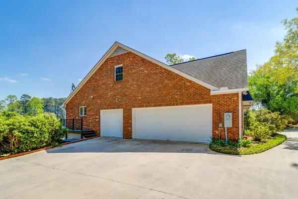 $585,500 | 370 Chapel Creek Drive, Santee, SC 29142