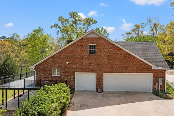 $585,500 | 370 Chapel Creek Drive, Santee, SC 29142