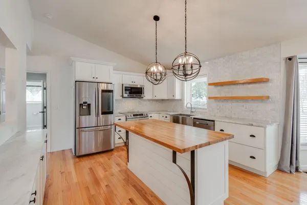 $585,500 | 370 Chapel Creek Drive, Santee, SC 29142