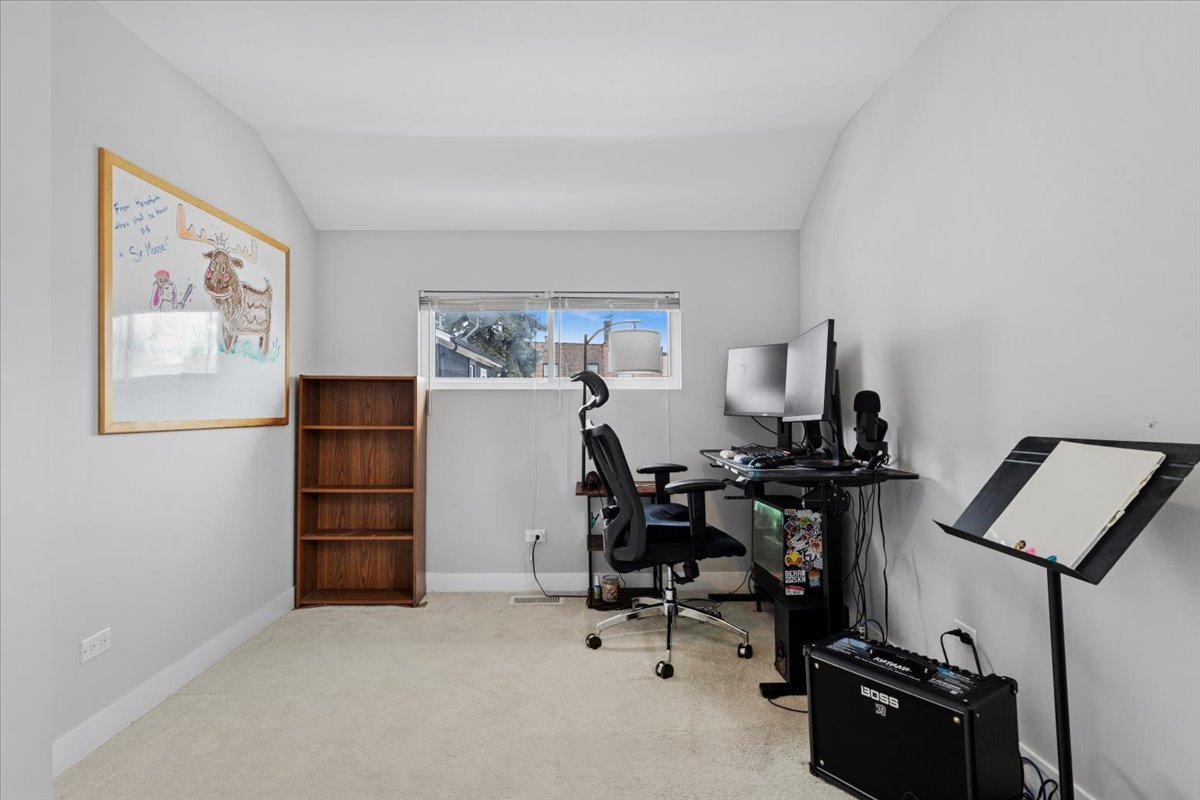 5646 North Menard Avenue Chicago, IL 60646 - Photo 13 of 21