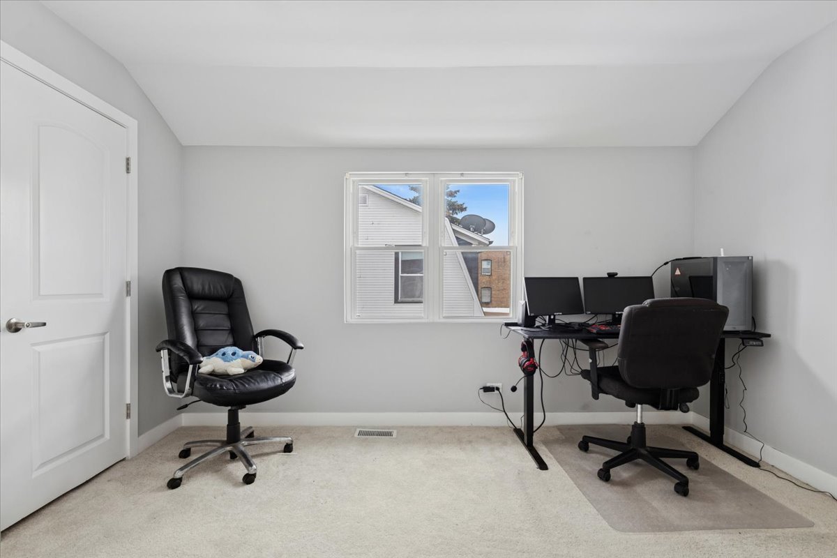 5646 North Menard Avenue Chicago, IL 60646 - Photo 14 of 21