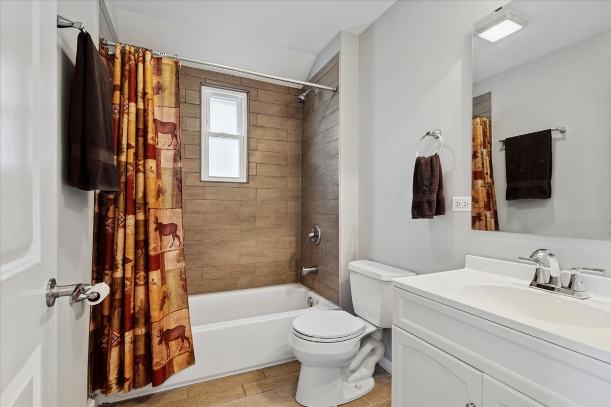 5646 North Menard Avenue Chicago, IL 60646 - Photo 18 of 21