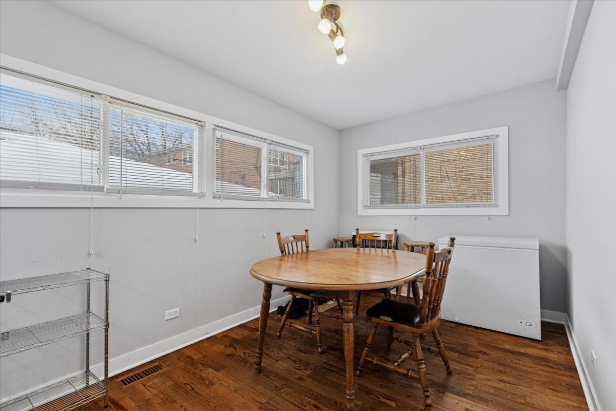 5646 North Menard Avenue Chicago, IL 60646 - Photo 10 of 21