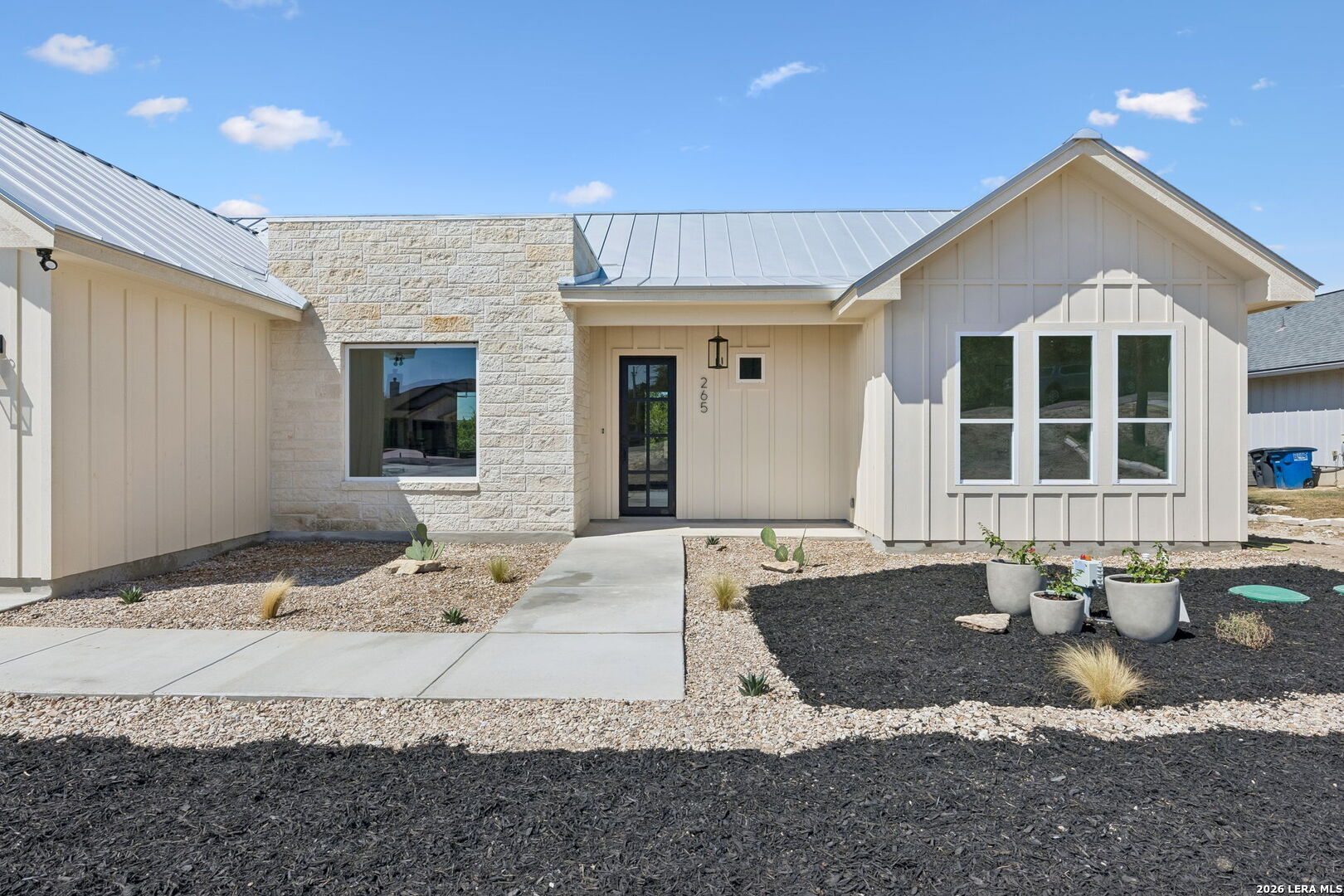 265 Magnolia Meadow Spring Branch, TX 78070 - Photo 2 of 31 Gallery Image 2