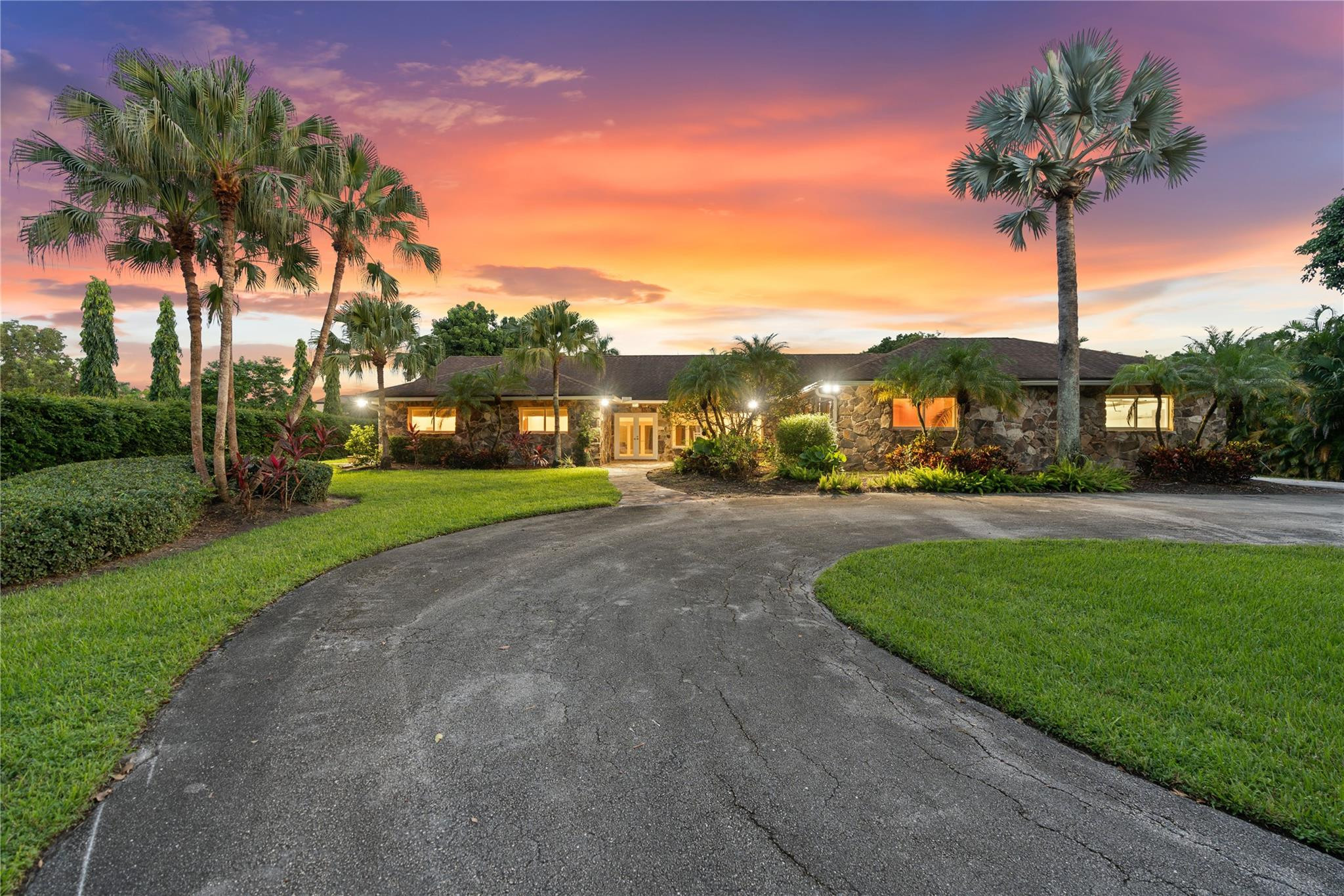 13900 Mustang Trail Southwest Ranches, FL 33330 - Photo 4 of 52 Photo 4