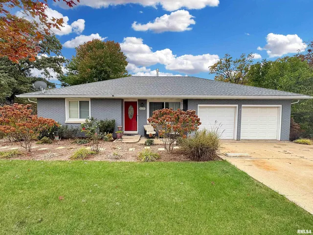 $325,000 | 10250 West Lake Camelot Drive, Mapleton, IL 61547