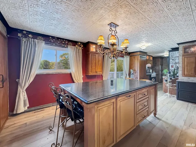 $325,000 | 10250 West Lake Camelot Drive, Mapleton, IL 61547