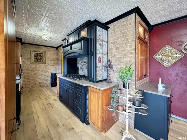 $325,000 | 10250 West Lake Camelot Drive, Mapleton, IL 61547