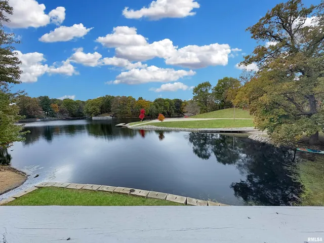 $325,000 | 10250 West Lake Camelot Drive, Mapleton, IL 61547