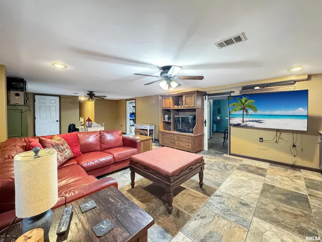 $325,000 | 10250 West Lake Camelot Drive, Mapleton, IL 61547